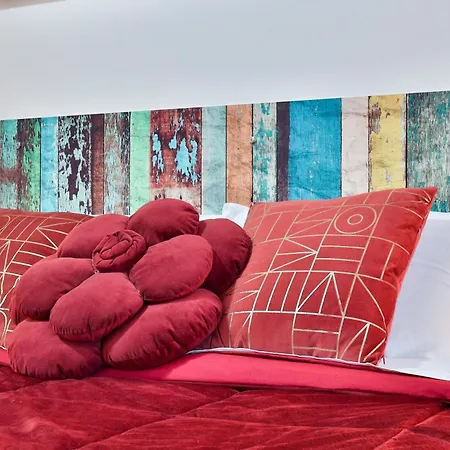 Guesthost - Vesuvium Garden Apartment